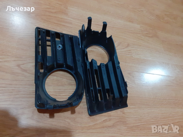 Решетки за броня голф5, снимка 2 - Части - 44735088