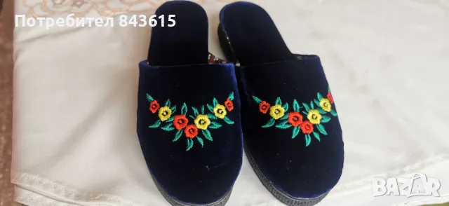 Чехлички, пантофи от синьо кадифе 