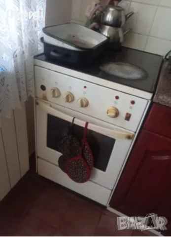 Хладилник с фризер плюс керамична печка , снимка 6 - Хладилници - 53459747