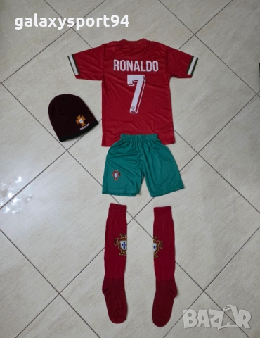 ДЕтски Екип Роналдо Португалия 25/26 Червен + Зимна шапка CR7 Portugal