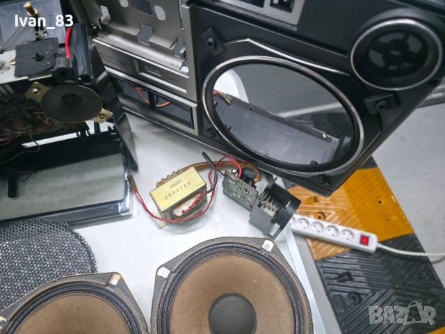 Радиокасетофон Hitachi trk 8180e на части! , снимка 12 - Радиокасетофони, транзистори - 53094545