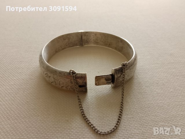 Винтидж английска гравирана гривна от 70-те години на пантите, сребро 925, проба 379 -20грама,предпа