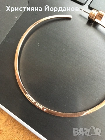 Michael kors, оригинална обеца халка със сърце, снимка 2 - Обеци - 53562226