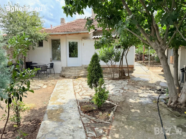 Къща за продажба в гр.Средец, снимка 2 - Къщи - 51247318