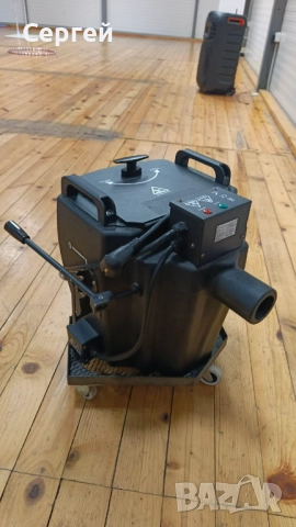 Продавам 3 движещи се глави и машина за тежък дим., снимка 4 - Друга електроника - 52521174