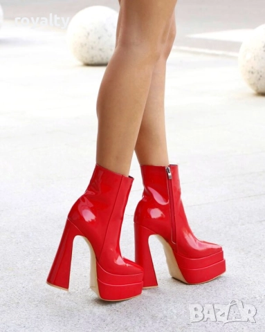 Боти на ток - червен лак