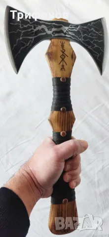 Брадвичка "Viking labrys" със стойка за стена  - ръчна изработка, снимка 4 - Колекции - 47851310