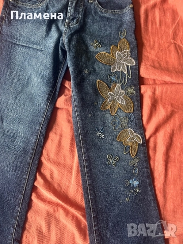 Нови дънки с бродерия размер 26 - подходящи и за дете , снимка 2 - Дънки - 51865190