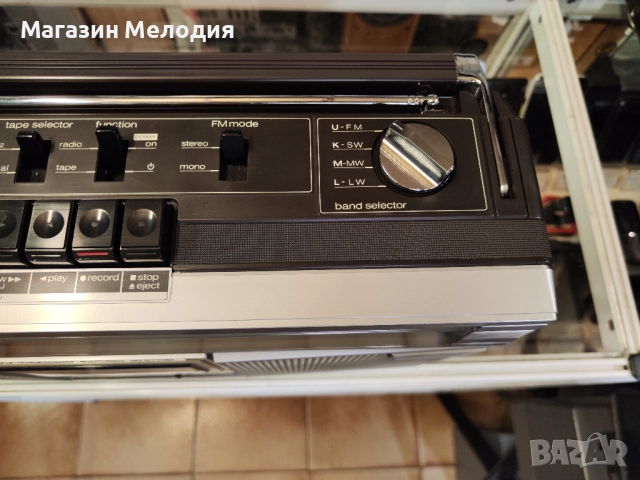 Радиокасетофон SHARP GF-6060 В отлично техническо и визуално състояние., снимка 8 - Радиокасетофони, транзистори - 51879177
