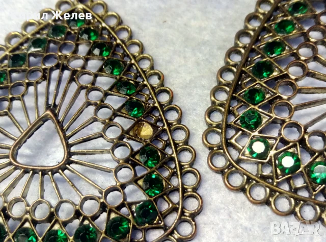 КРАСИВИ АЖУРНИ СРЕБРИСТИ ОБЕЦИ с ФАСЕТИРАНИ ЗЕЛЕНИ КРИСТАЛЧЕТА 34217, снимка 4 - Обеци - 51277607