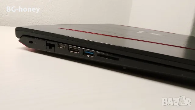 Геймърски 17" Acer Predator Helios 300, снимка 3 - Лаптопи за игри - 56150876