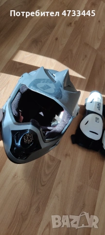 Каска и налакътници за байк, снимка 6 - Спортна екипировка - 53581410