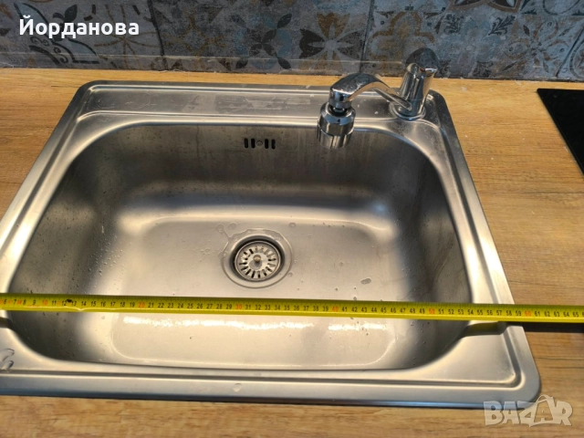 Мивка със смесител и сифон