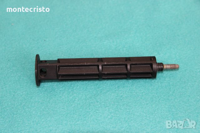 Фиксатор стоп Audi A4 B8 facelift комби (2011-2015г.) фиксиращ болт