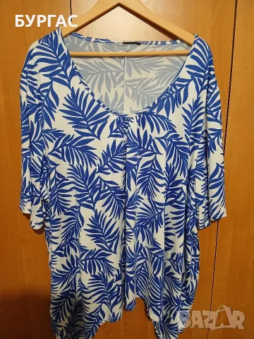 4 xl Прекрасна разкроена туника в бяло и синьо, напълно запазена