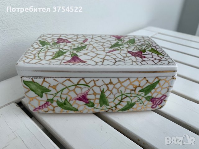 Порцеланова стара кутия за бижута от Richard Ginori, снимка 3 - Антикварни и старинни предмети - 41420284