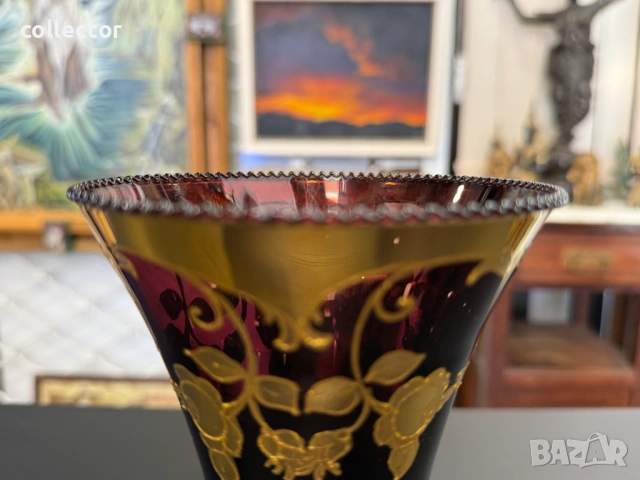 Френска рубинена кристална ваза с позлата. №7917, снимка 7 - Антикварни и старинни предмети - 53681655