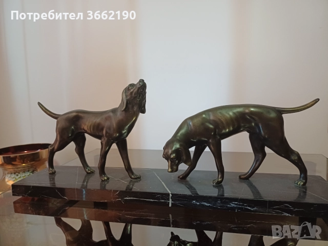 Бронзова двойка кучета