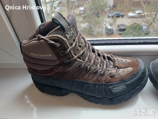 Продавам оригинални Helly Hansen , снимка 4 - Дамски боти - 52671087
