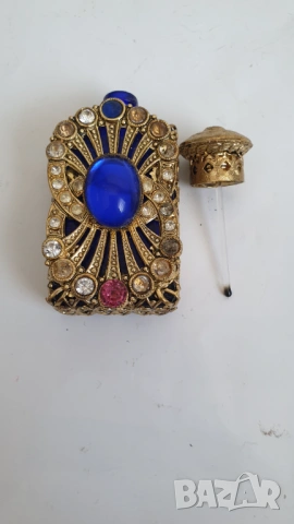 Старо стъклено шишенце за парфюм с обков и камъни, снимка 4 - Антикварни и старинни предмети - 53762913