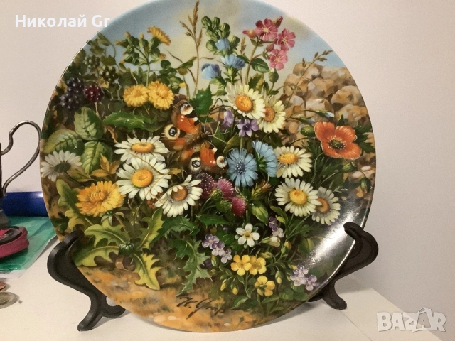 Стенна чиния производство Германия  колекционерски  отличен състояние художник Ганс Грасс 1989 годин