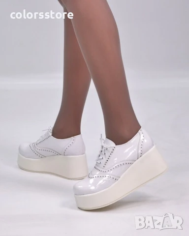 Обувки на платформа - бял лак - 450-L , снимка 2 - Дамски ежедневни обувки - 51414432