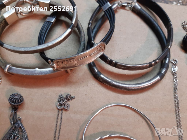 Накити , снимка 9 - Колиета, медальони, синджири - 36189412