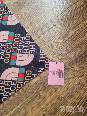 Страхотна плажна хавлия THE NORTH FACE & GUCCI голям размер 150см х 80см , нова с етикет , снимка 3 - Други - 50611000