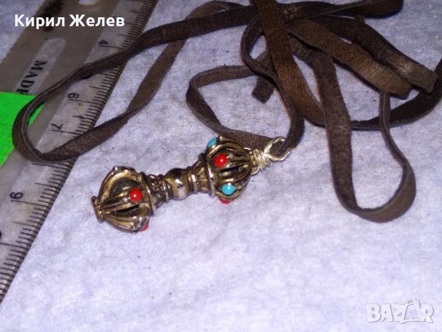 КРАСИВ АЖУРЕН РЕТРО - АРТ ЕТНО МЕДАЛЬОН БРОНЗ с ШНУРЧЕ от ВЕЛУР 21246, снимка 3 - Колиета, медальони, синджири - 41483732