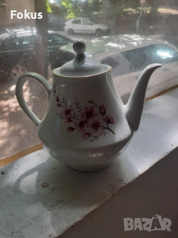 Български порцелан Чайник кана отлично състояние, снимка 2 - Антикварни и старинни предмети - 53423556