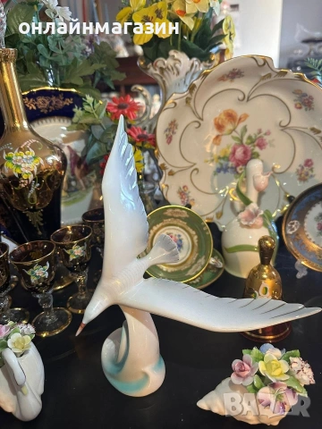 Hollóháza Hungary Circa 1960 “ Гларусът” една великолепна унгарска порцеланова огромна птица 