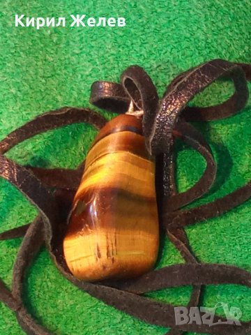 КРАСИВ ВИНТИДЖ - АРТ МЕДАЛЬОН НАТУРАЛЕН КАМЪК ТИГРОВО ОКО с ШНУРЧЕ от ВЕЛУР 21289