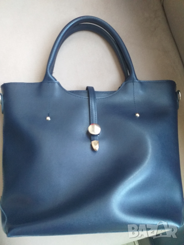 Тъмно синя дамска чанта, снимка 1 - Чанти - 36213462