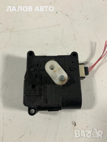 Моторче клапи парно Тойота Авенсис Motorche klapi parno Toyota Avensis (05-09)г. 113800-2051, снимка 2 - Части - 51997688