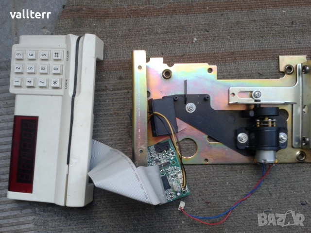  слушалки сони,свещници голями,уредба,мотор шевна машина,дръжки брави и др,, снимка 6 - Други стоки за дома - 51987053