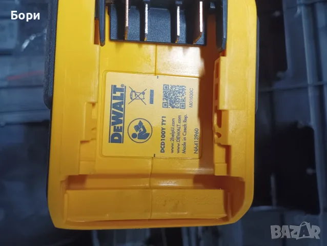 Винтоверт  DeWalt DCD 100., снимка 4 - Винтоверти - 55705830