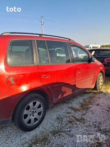VW Touran  2.0 fsi, снимка 10 - Автомобили и джипове - 55712891