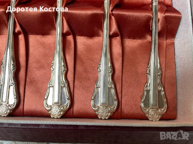 Красиви посребрени лъжички в кутия, закупени от Англия, с цветя, снимка 4 - Антикварни и старинни предмети - 50235711