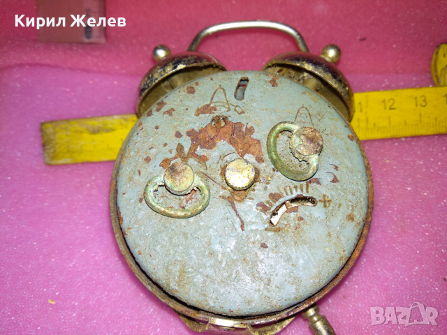 SLAVA MADE in USSR Стар КОЛЕКЦИОНЕРСКИ РУСКИ БУДИЛНИК МЕХАНИЧЕН НАСТОЛЕН ЧАСОВНИК СЛАВА СССР 26477, снимка 3 - Антикварни и старинни предмети - 44548902