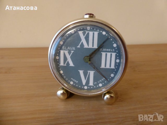Рядък будилник Слава часовник зелен корпус, снимка 1 - Антикварни и старинни предмети - 44280785