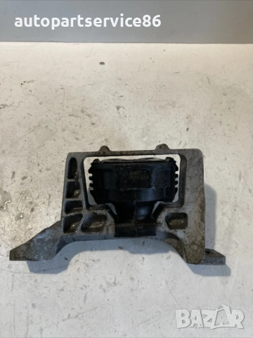 Дясна конзола за монтаж на двигател за Volvo C30 1.6 TDI (2012) 3M516F012BH