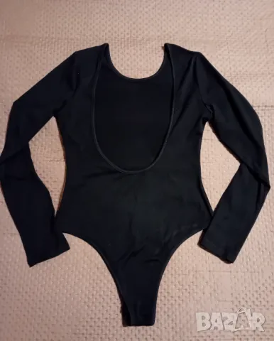 Черно боди с гол гръб