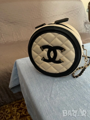 Chanel кръгла чантичка