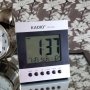 Настоллен часовник с термометър и календар за вътрешно ползване -10°C до 50°C, снимка 2
