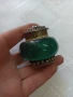 Малка антикварна кутийка красив зелен камък при основата орнаменти при капака височина 5 см , снимка 4