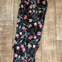 Нов страхотен панталон флорален принт градински цветя лалета , снимка 3 - Панталони - 37791349