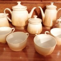 Продавам порцеланов чайник, чаши, чинии, супник от български и руски порц, снимка 2 - Други ценни предмети - 35430901