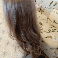 Качествена гъста светло кестеняво пепелен цвят перука, снимка 4 - Аксесоари за коса - 44570016