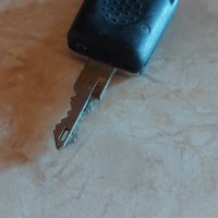 Оригинален Ключ за Рено - Reno Радио ключ - кутийка с централно заключване, снимка 1 - Аксесоари и консумативи - 39228920