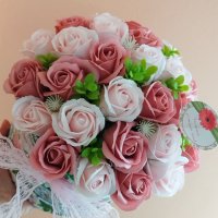 Голям букет със двайсет и седем сапунени рози, снимка 6 - Подаръци за жени - 40295535